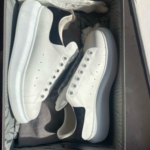 Alexander McQueen Sneakers size 40/ US 10